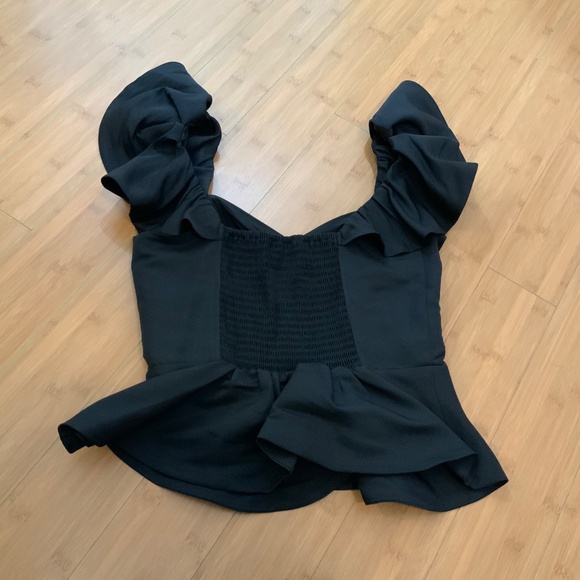 Express Flutter Sleeve Peplum Top - Picture 2 of 4